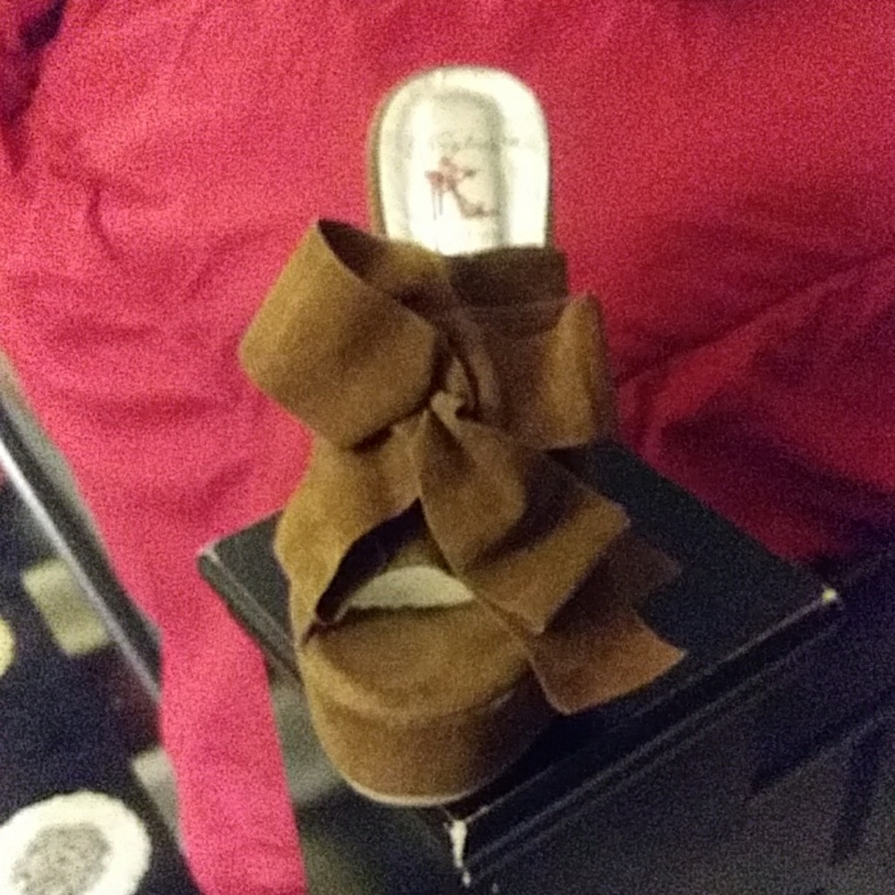 Brown high heal shoes